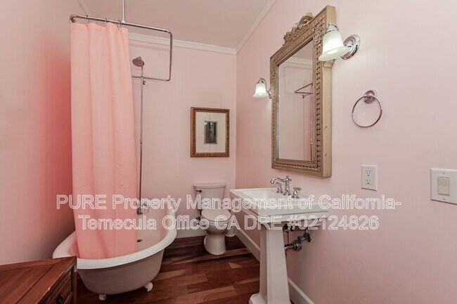 Building Photo - 36475 Avenida La Cresta