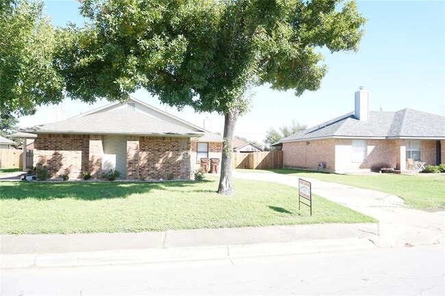 Building Photo - 1615 Whirlwind Trail