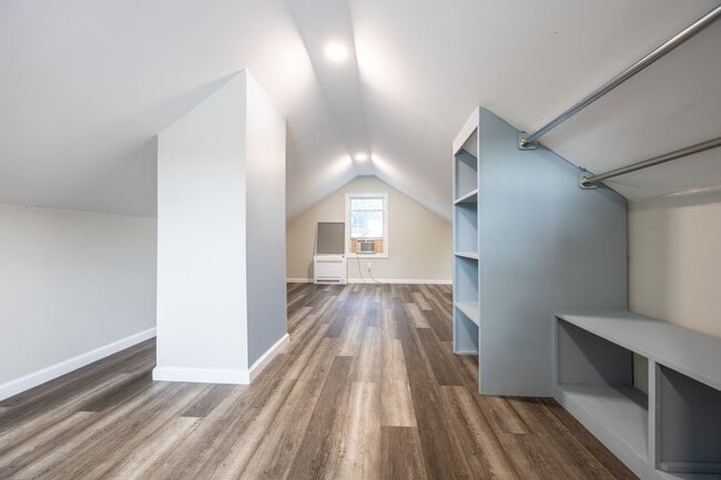 Building Photo - Charming 3-Bedroom Home in the Heart of Sp...