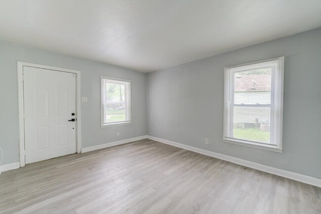 Building Photo - 8067 Aline Ave