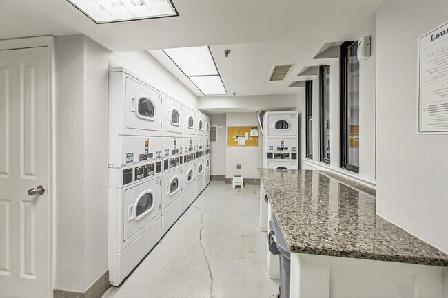 Building Photo - 1701 16th St NW