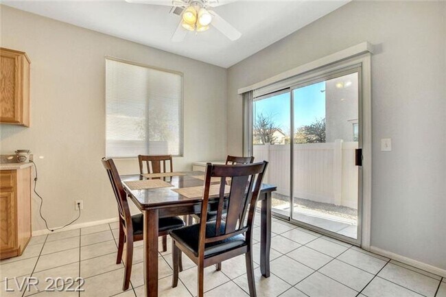 Building Photo - 3 BEDROOM HOME IN THE SOUTHWEST!