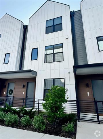 Building Photo - 2100 Legacy Dr
