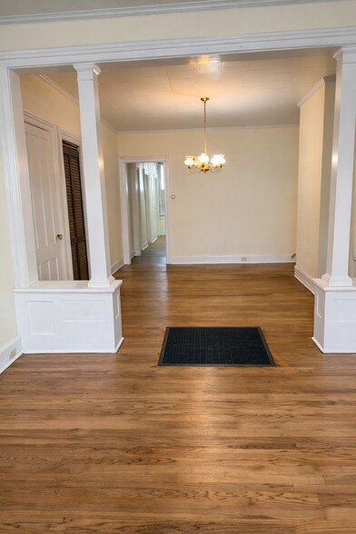 Building Photo - 166 5th Ave