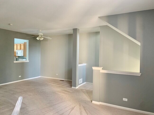 Building Photo - 929 Summit Creek Dr