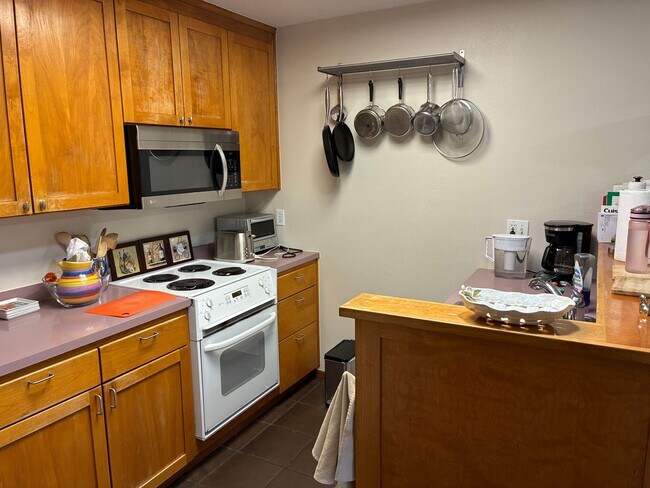 Building Photo - 2125 Bueno Dr