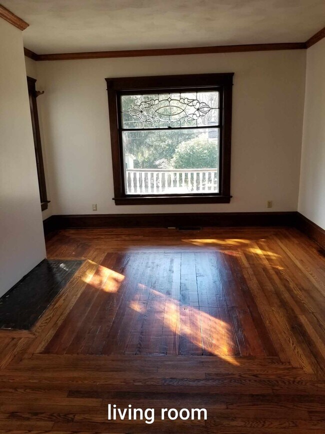 Building Photo - 539 Lord St