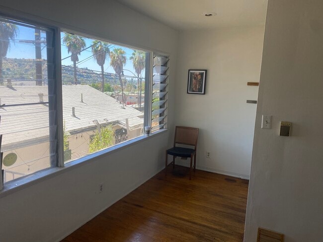 Building Photo - 4603 1/2 Marmion Way