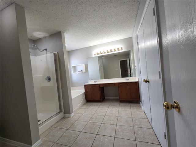 Building Photo - 1225 Lake Haven Dr
