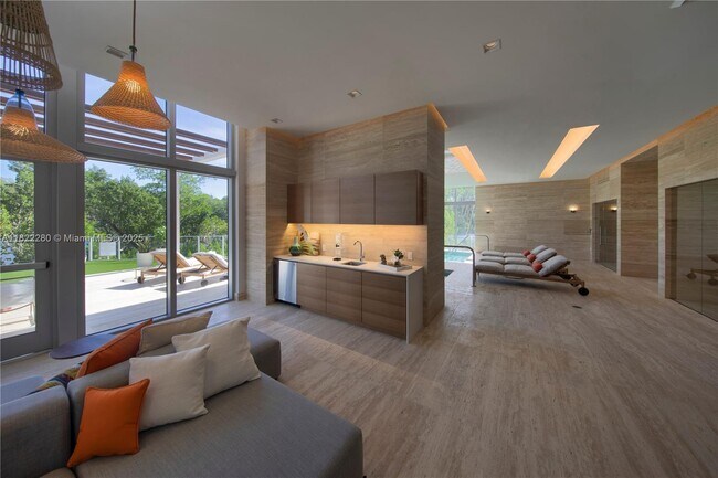 Building Photo - 16385 Biscayne Blvd