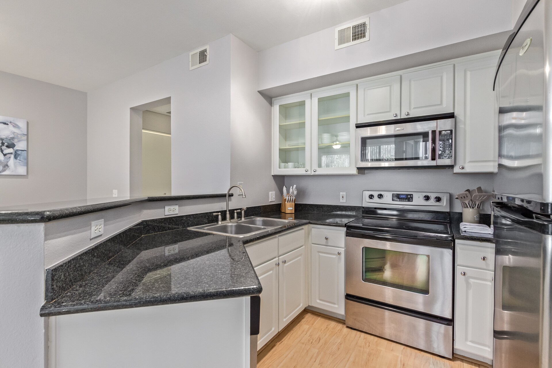 Kitchen - 3633 N 3rd Ave