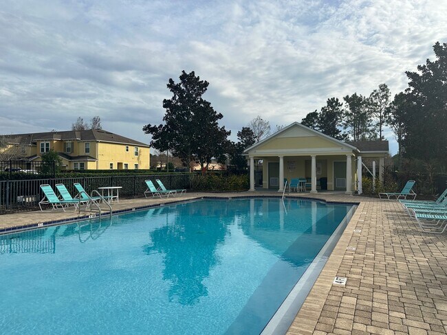 Building Photo - 627 Aeolian Dr