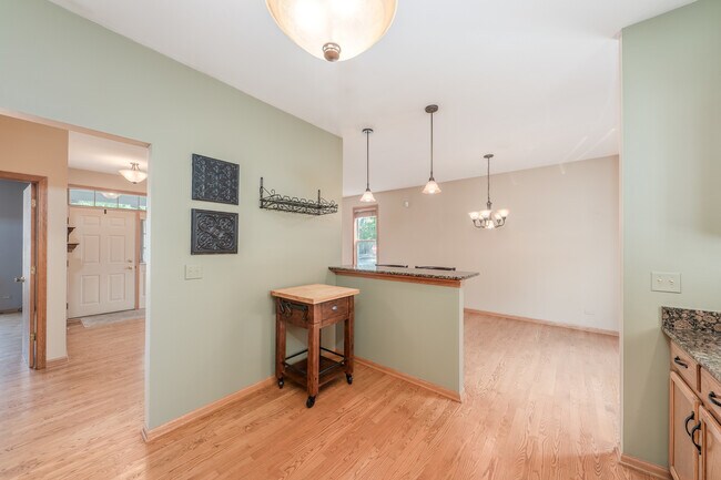 Building Photo - 1065 Red Clover Dr