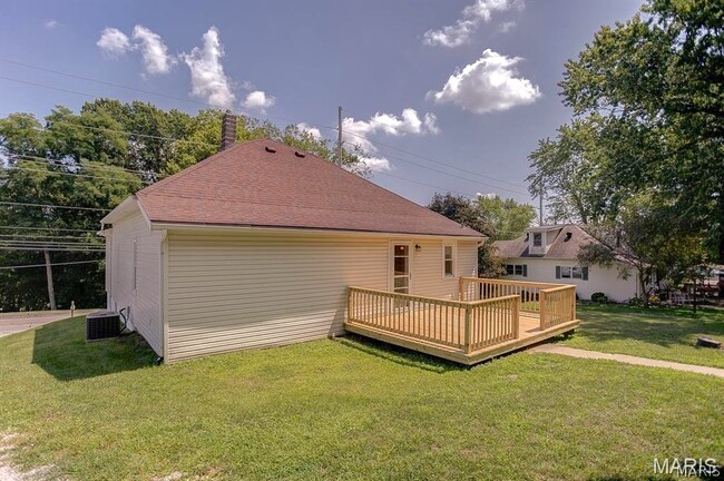 Building Photo - 126 S Meridian Rd