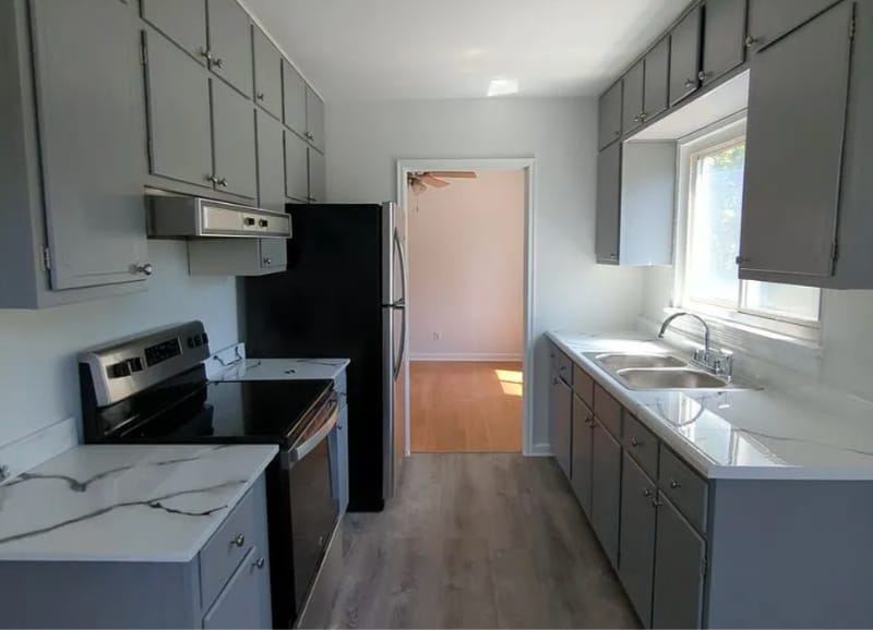 Building Photo - 100 Rees Ave