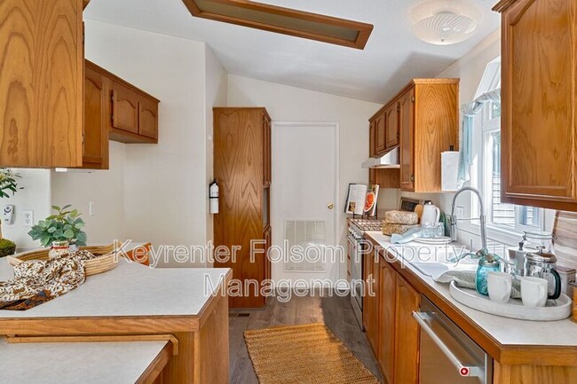 Building Photo - 2541 Deer Brush Ln