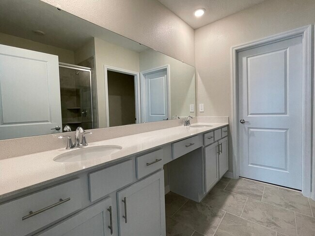 Building Photo - 2805 Muller Oak Lp