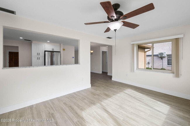 Building Photo - 3476 Gulfview Dr