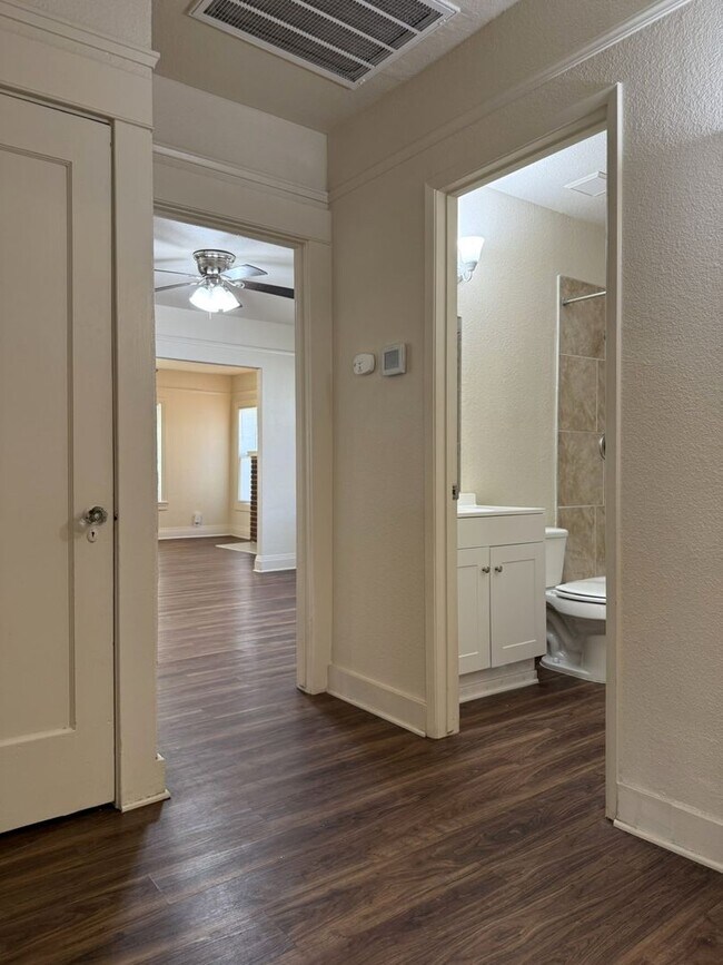 Building Photo - 45w26th