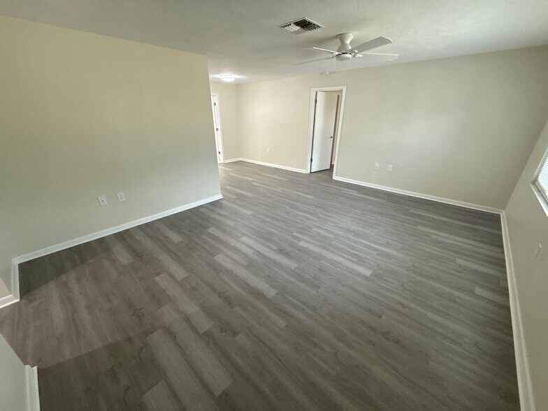 Building Photo - 227 S Lee St