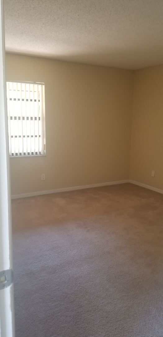 Building Photo - Coral Gardens Two bedroom condo