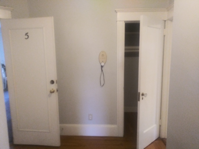 Building Photo - 428 Perkins St