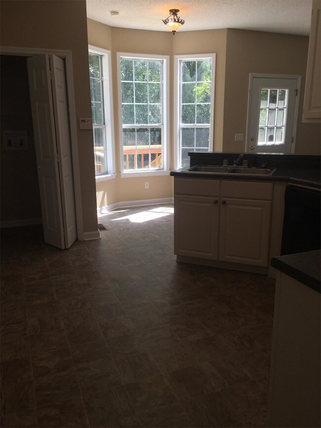 Building Photo - 403 9th Ave