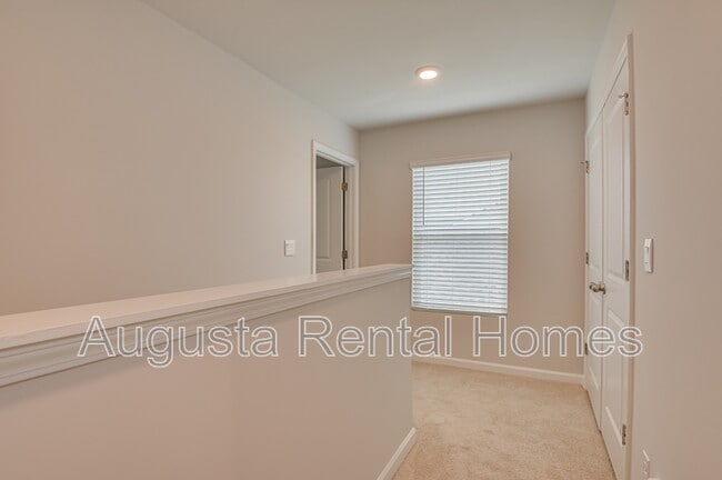 Building Photo - 1414 Deer Hollow Run
