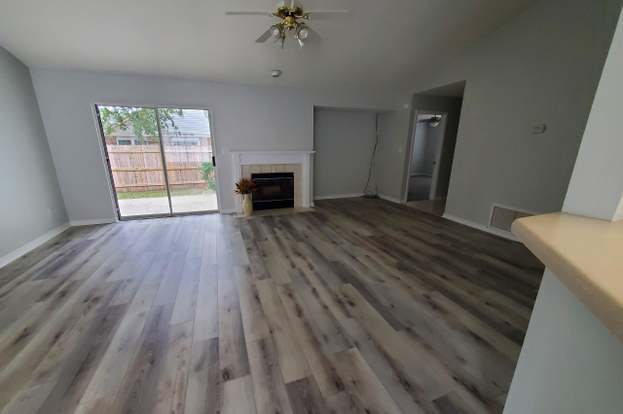 Building Photo - 852 Ladner Dr
