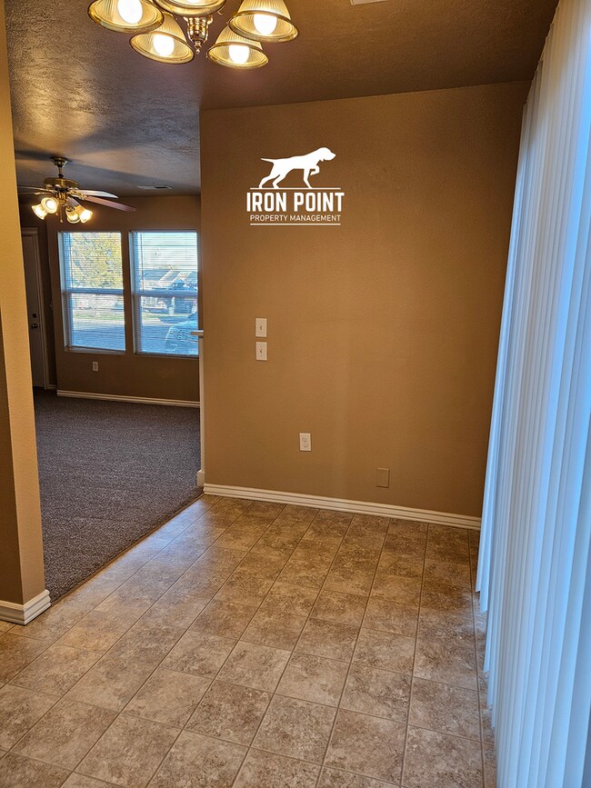 Building Photo - ELD4017