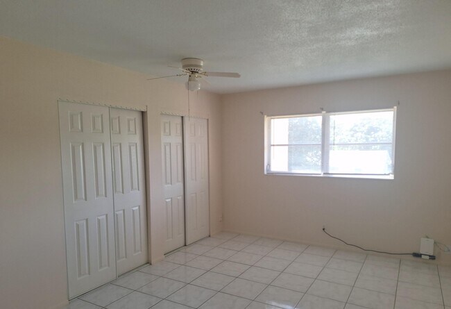 Building Photo - 2102 NE 1st Way