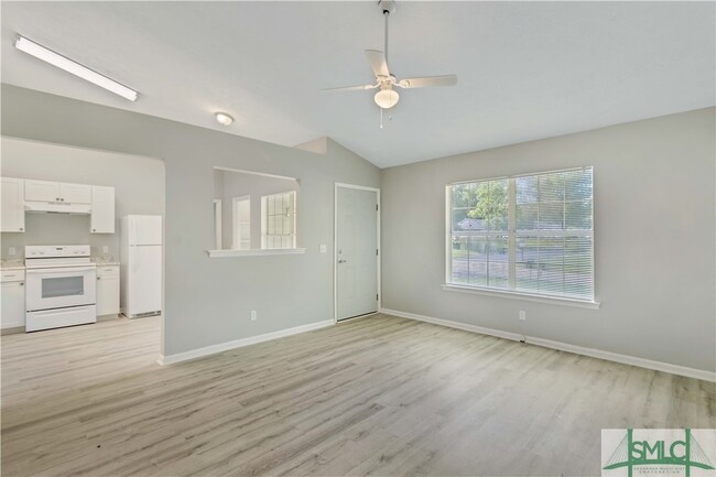 Building Photo - 65 Falcon Dr