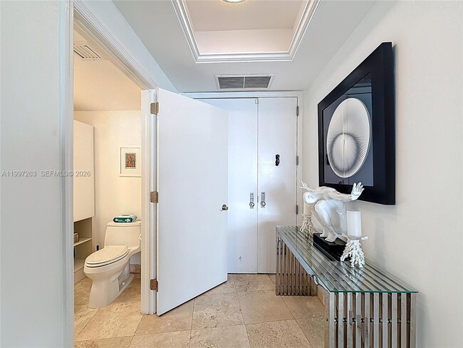 Building Photo - 808 Brickell Key Dr