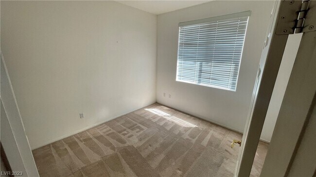 Building Photo - 44 Blaven Dr