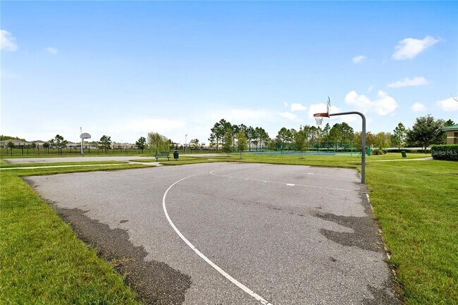 Building Photo - 16567 Cedar Run Dr