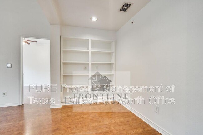 Building Photo - 1651 Ascension Bluff Dr
