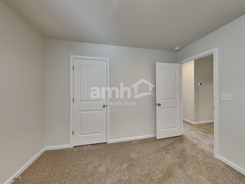 Building Photo - 3264 Emberly Dr