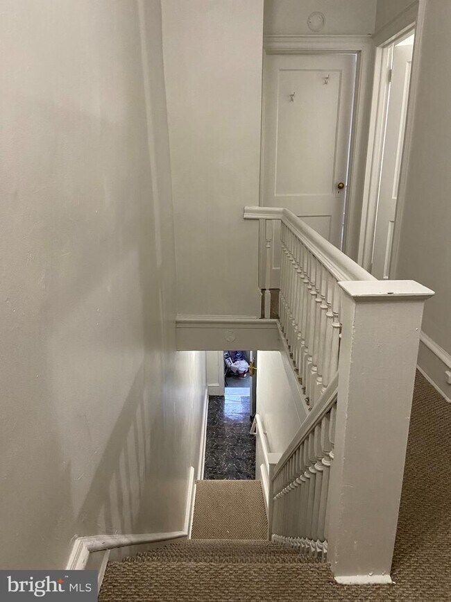 Building Photo - 20 S 61st St