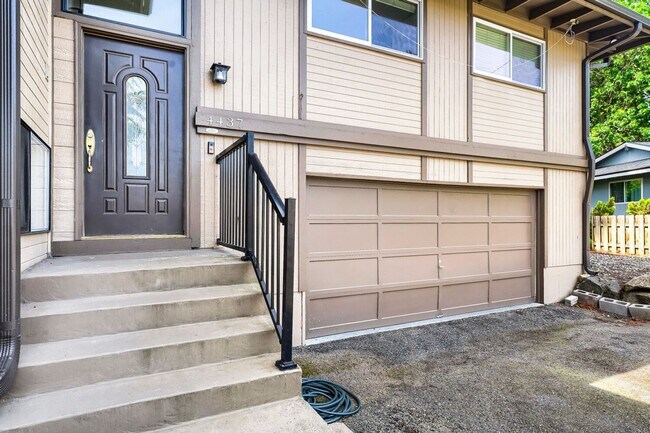 Building Photo - 4bd/2.75ba Renton Home