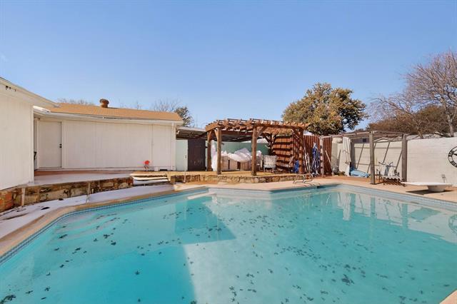 Building Photo - 3401 Hillsdale Ln