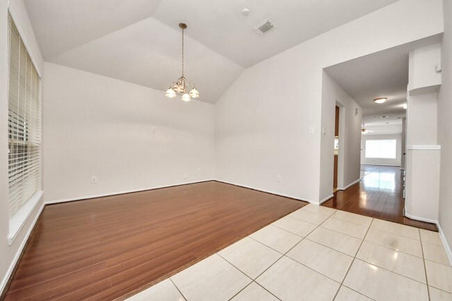 Building Photo - 12426 Magnolia Canyon