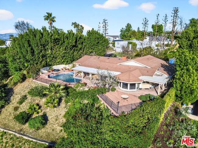 Building Photo - 3713 Dellvale Pl