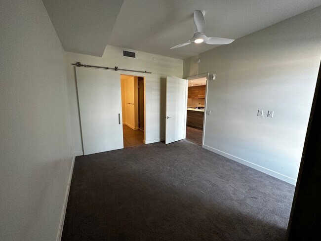 Building Photo - Contour on Campbell 1 bed 1.5 bath condo
