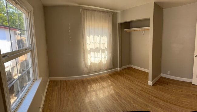 Building Photo - 6339 10th Ave