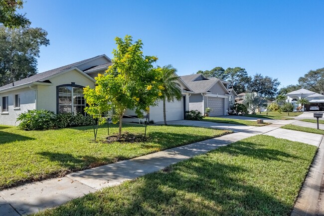 Building Photo - Fully Renovated 3 Bedroom Home on Quiet Cu...