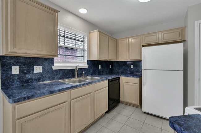 Building Photo - 12411 Westwold Dr