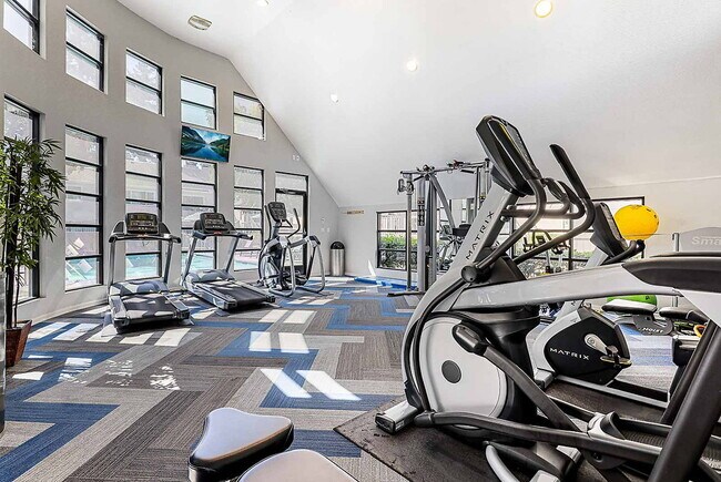 Building Photo - Boulevard