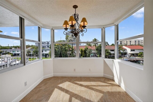 Building Photo - 16565 NE 26th Ave