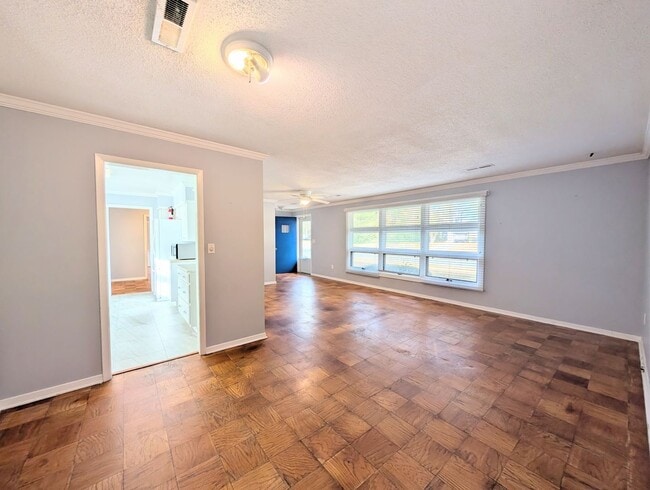 Building Photo - Serene 2BR Living in Seagate Near Market Common - Long Term Rental