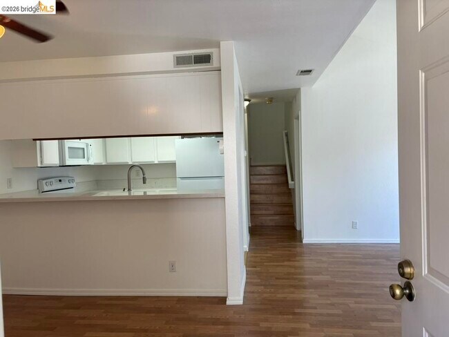 Building Photo - 209 Galano Plaza